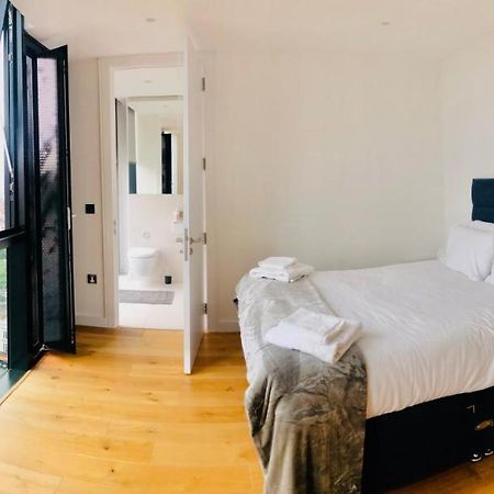 Luxury 2 Bedroom Apartment 20 Min From Central Лондон Екстериор снимка
