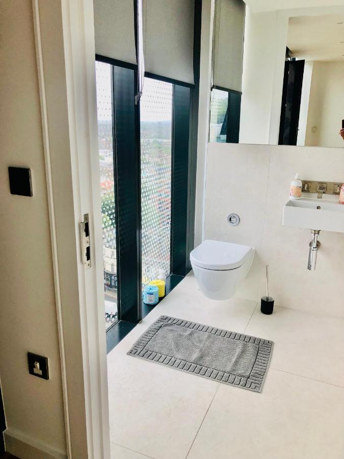 Luxury 2 Bedroom Apartment 20 Min From Central Лондон Екстериор снимка