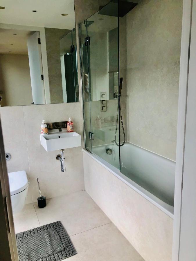 Luxury 2 Bedroom Apartment 20 Min From Central Лондон Екстериор снимка